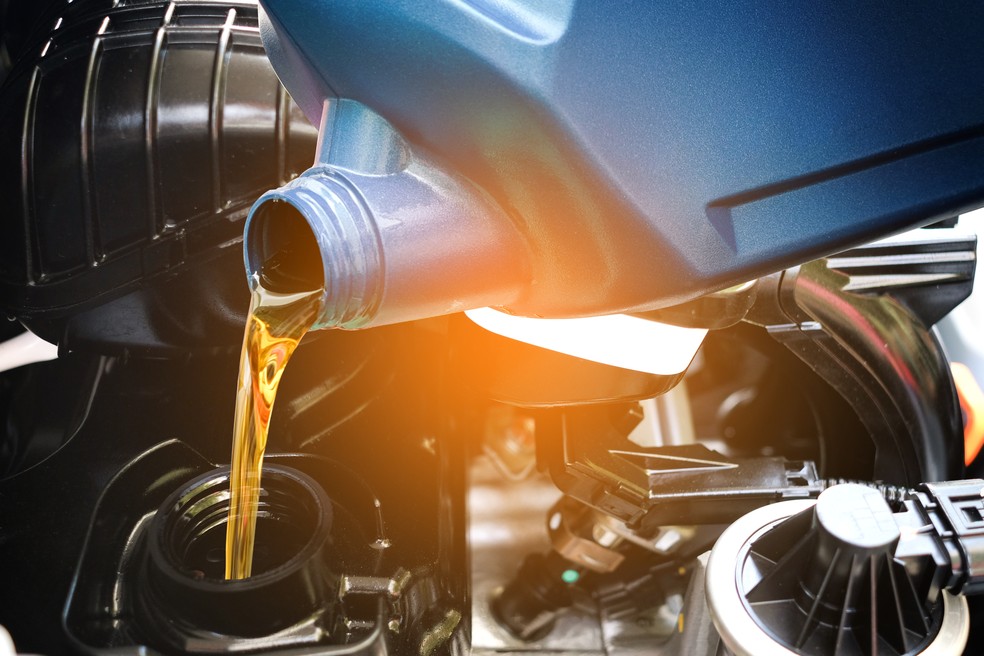 Óleo de motor — Foto: Adobe Stock